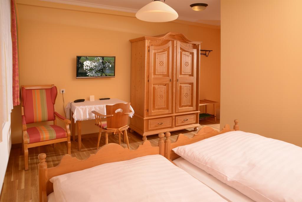 Landgasthof Haueis Marktleugast Szoba fotó